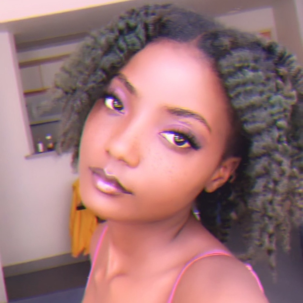 Meet your Posher, Amara